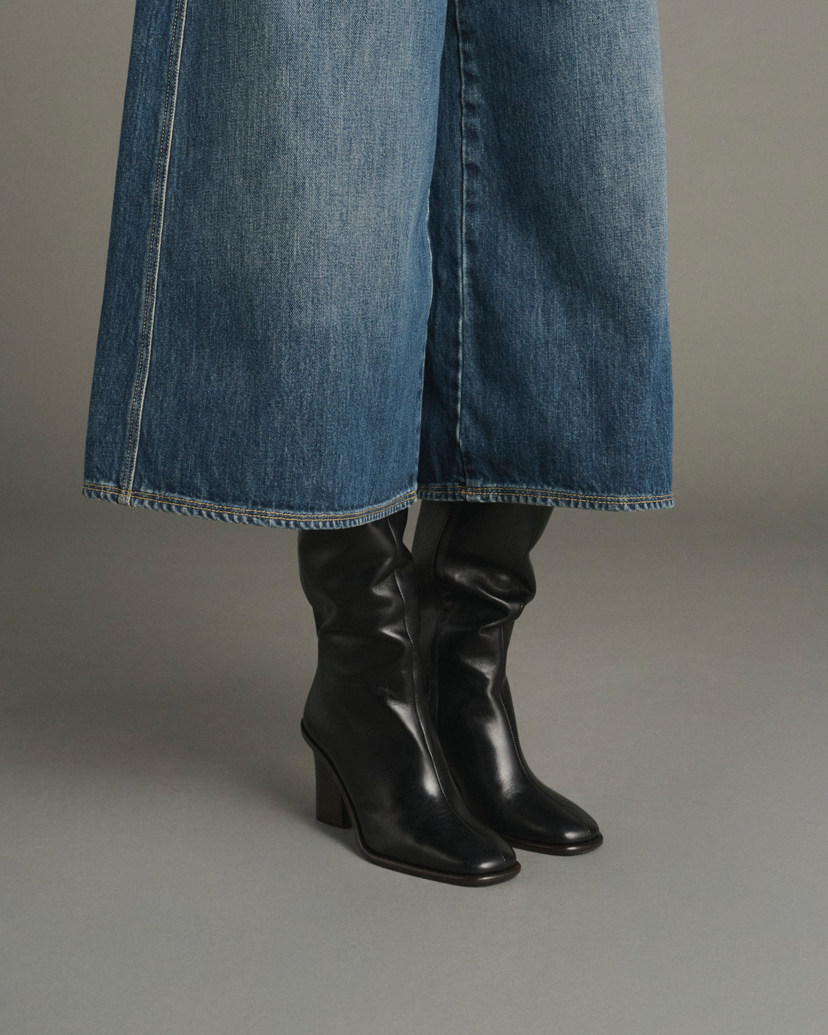 Denim Bleu Delave Joyce Womens Cropped Denim Pants Soeur Clothing
