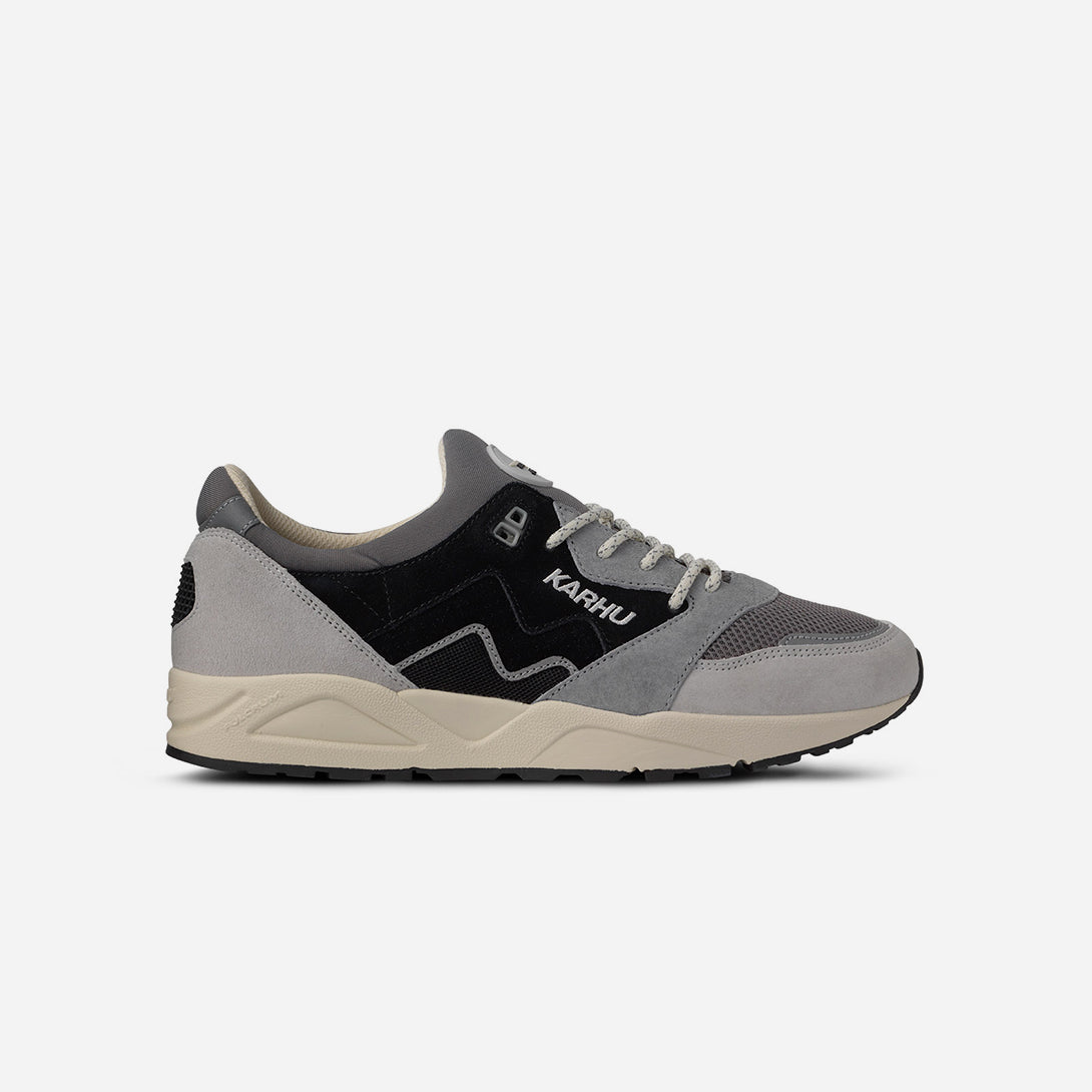 Dawn Blue/ Jet Black Aria 95 Karhu Sneakers Karhu Molkky Series
