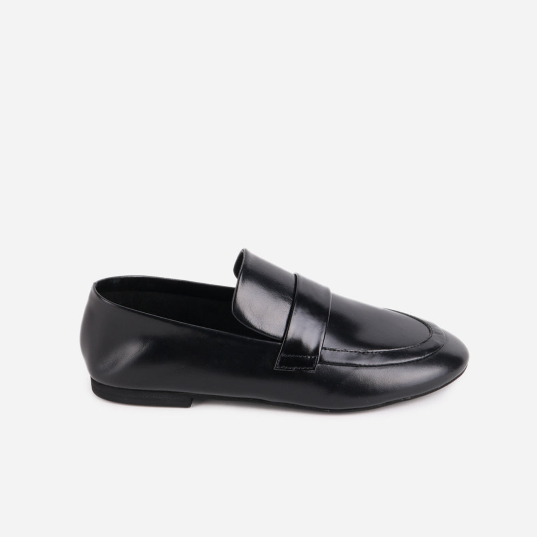 Black Perm Intentionally Blank Shoe Black Leather Loafer