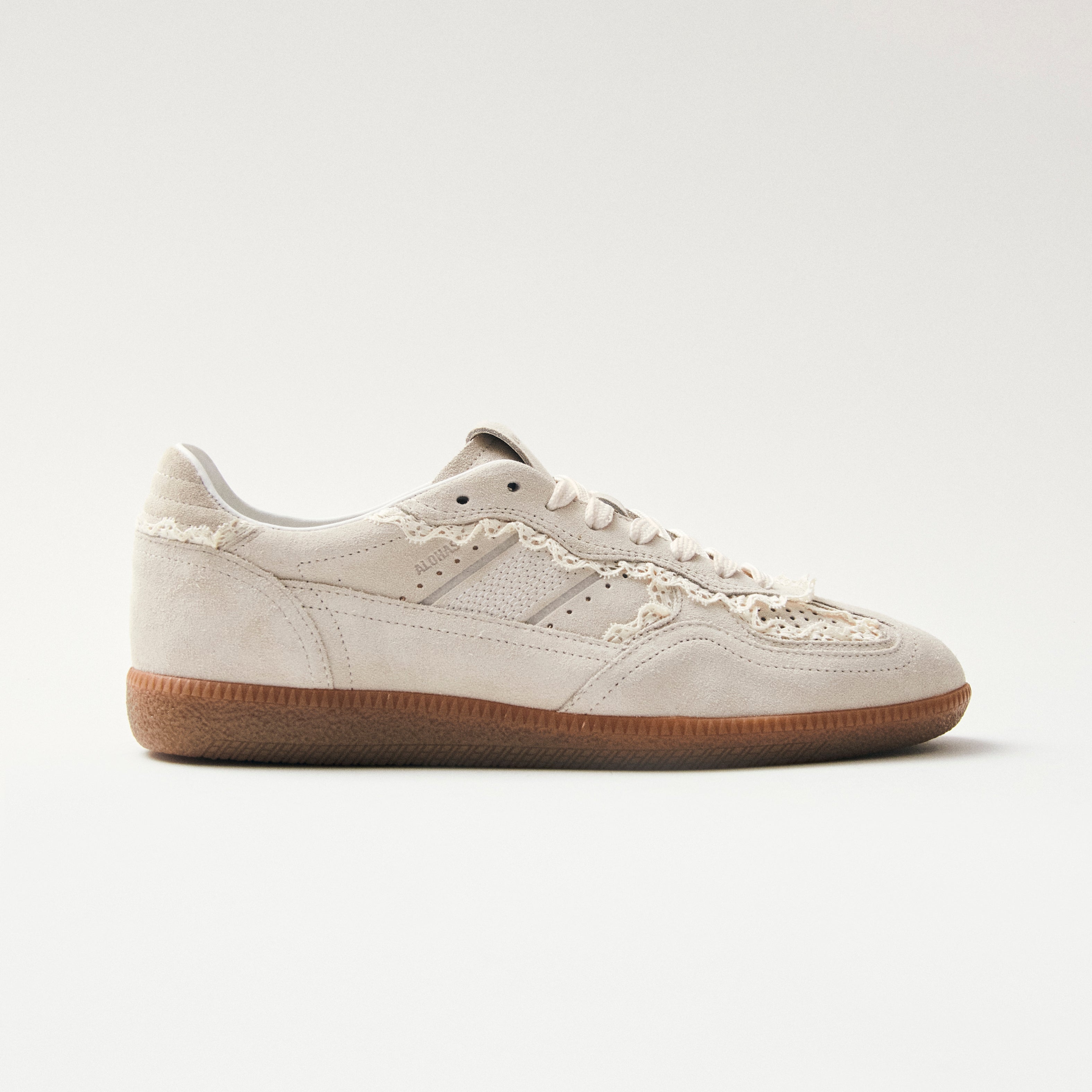 Cream Tb.490 Crochet Mens Alohas Sneakers Mens Shoes