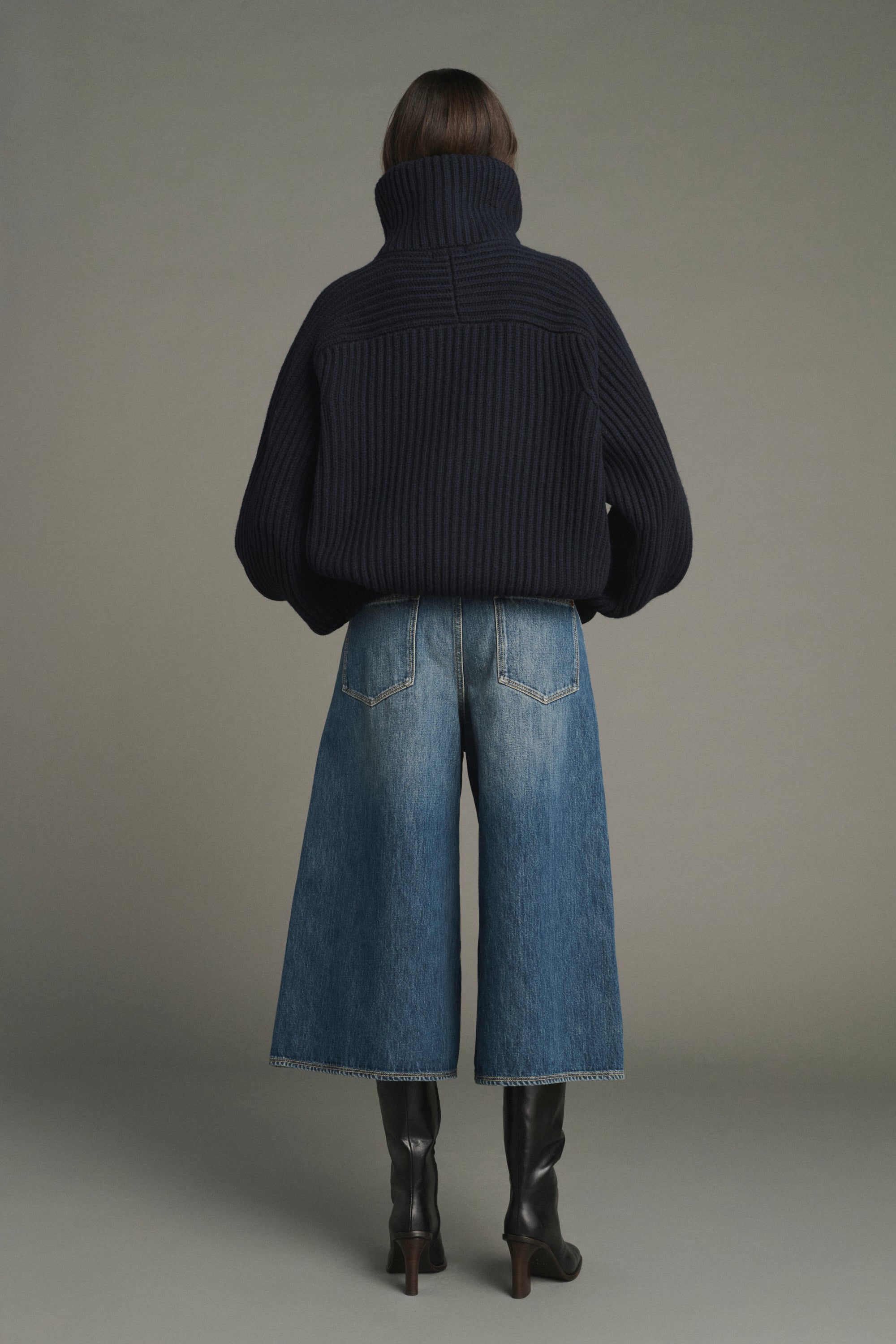 Denim Bleu Delave Joyce Womens Cropped Denim Pants Soeur Clothing