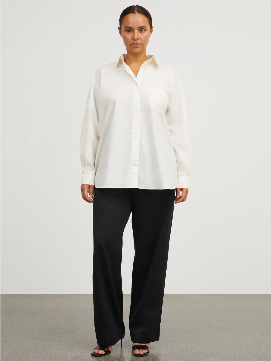 Light Cream Edgar Shirt Womens Lightweight Relaxed Fit Overshirt Button Up Collared Skall Studio