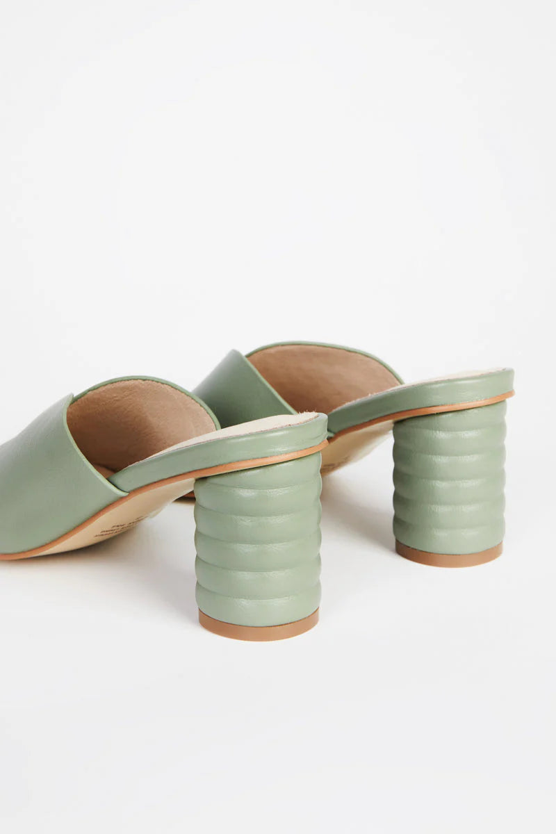 Sage Kamika Vagabond Womens Green Heels 