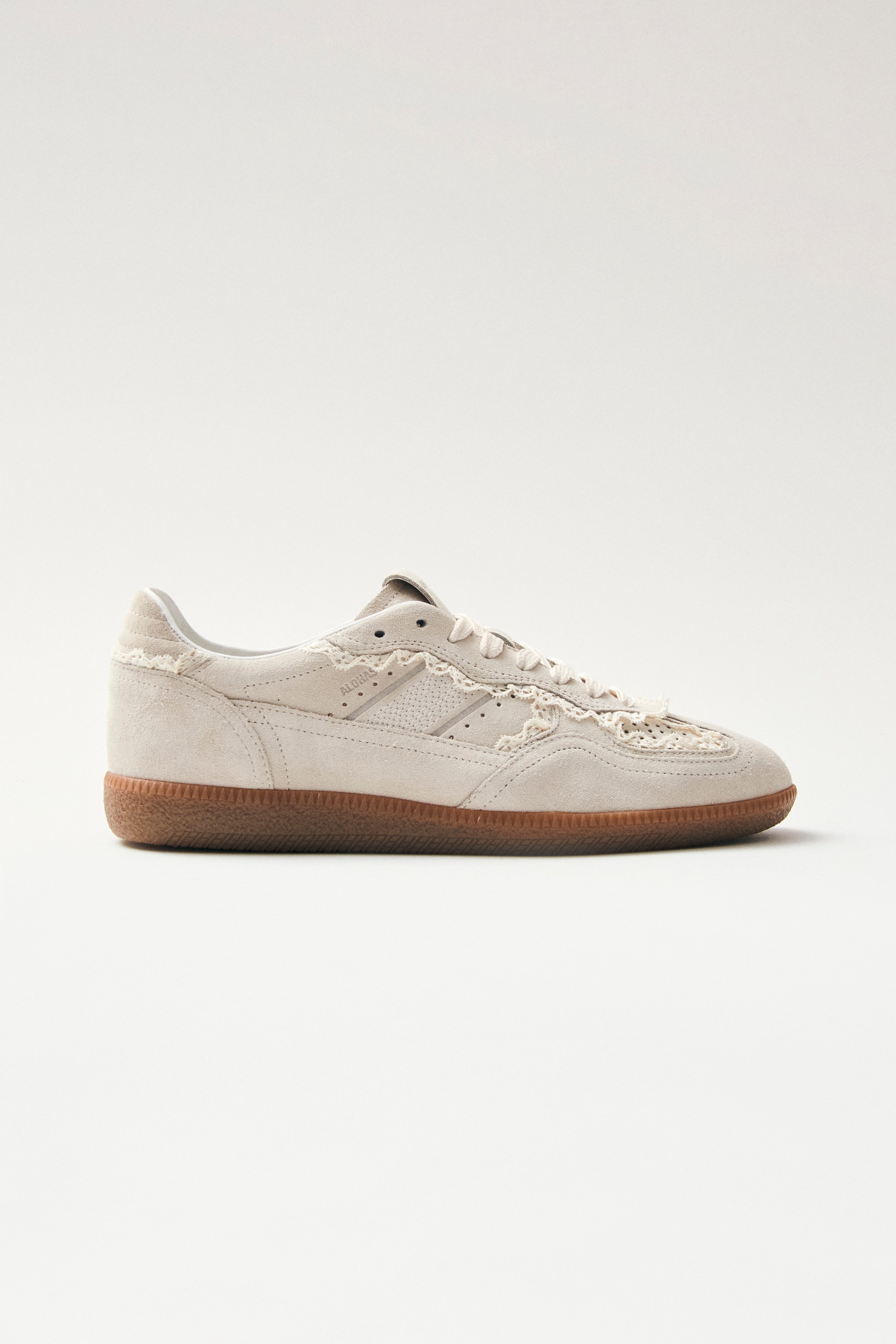 Cream Tb.490 Crochet Mens Alohas Sneakers Mens Shoes 