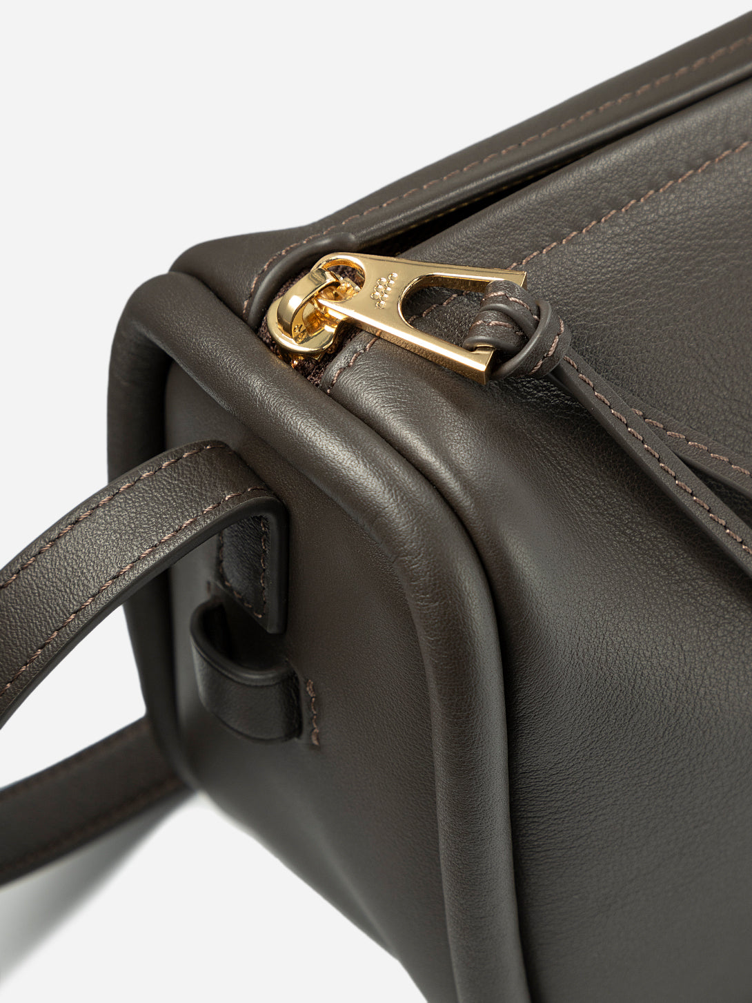 Dark Brown / OS Small Loaf Cross Body Womens Sleek Travel Bag