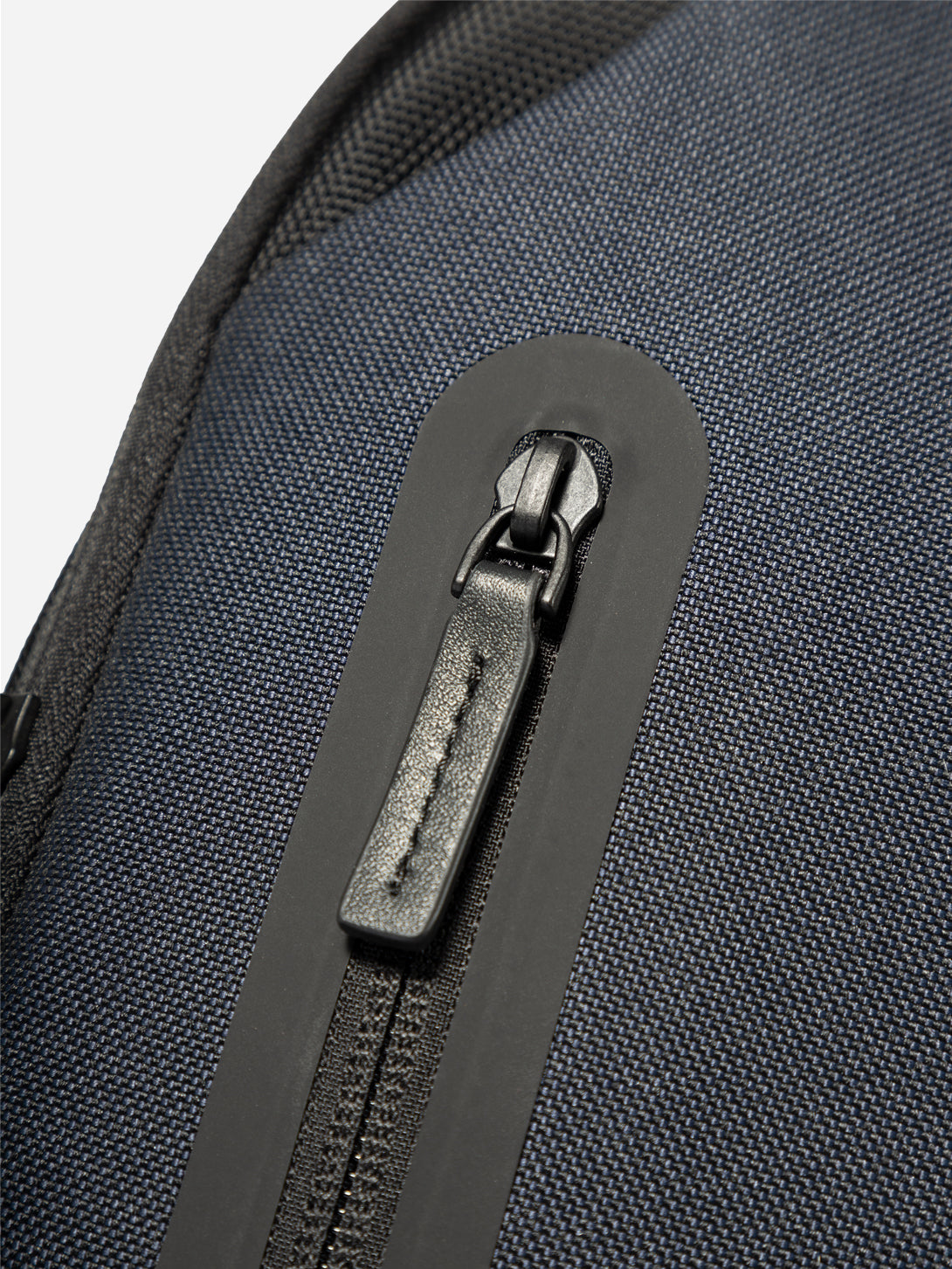 Navy x Black Day Life Sling ONS Mens Compact Travel Bag Crossbody Bag 