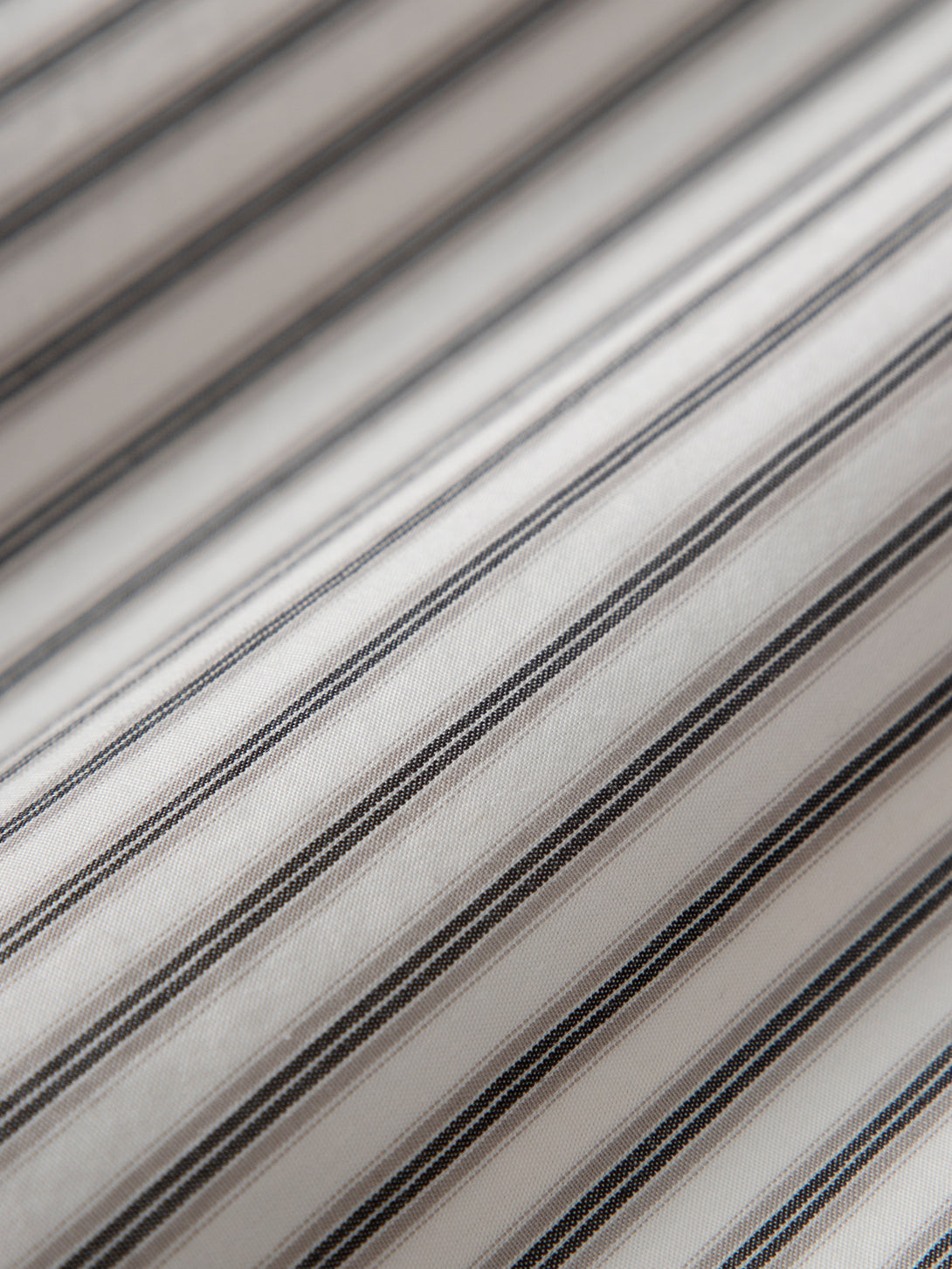 swatch Bright White/Black Stripe 