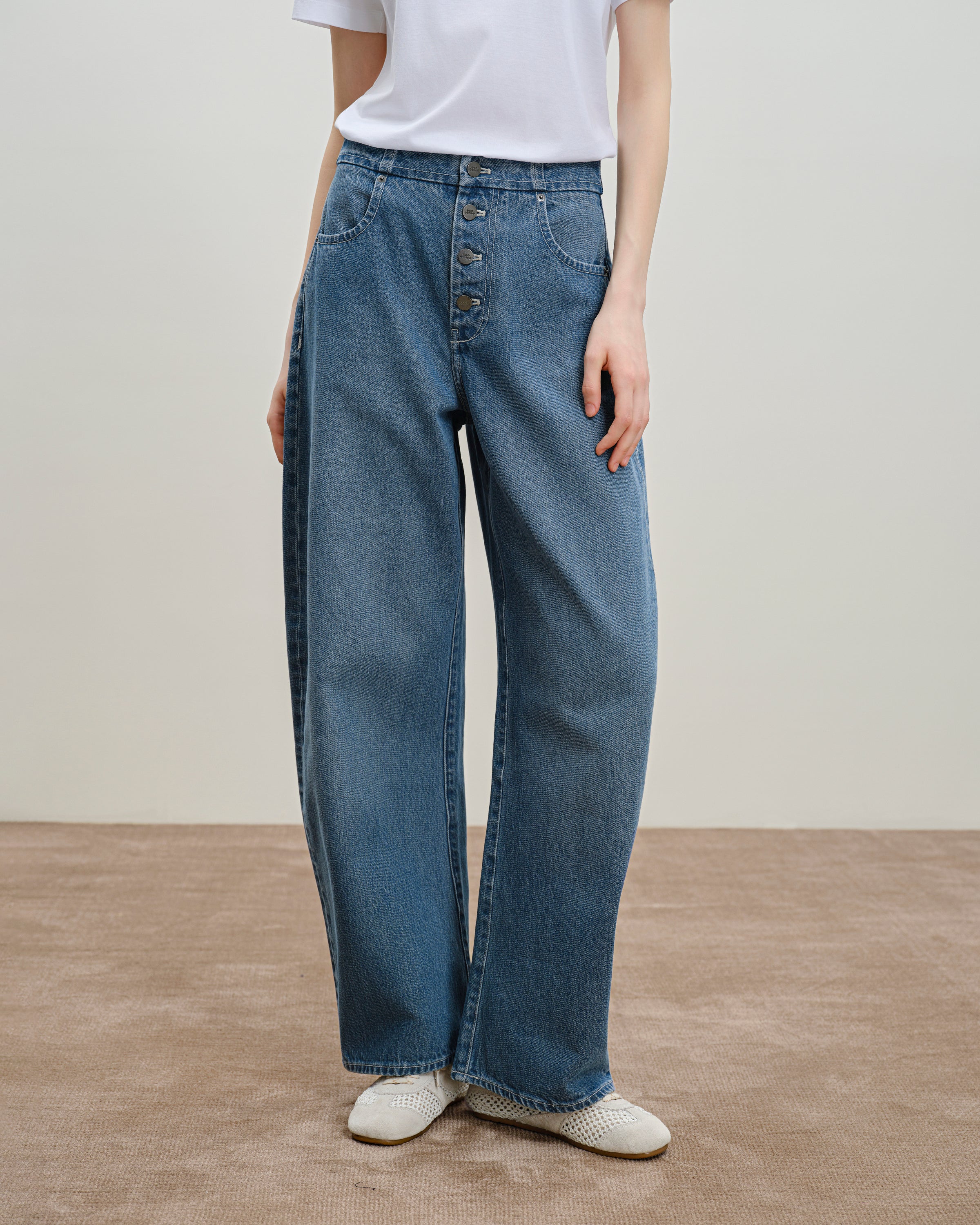 Lt Indigo Round Jeans Womens Light Wash Denim Relaxed Jeans Future Classics