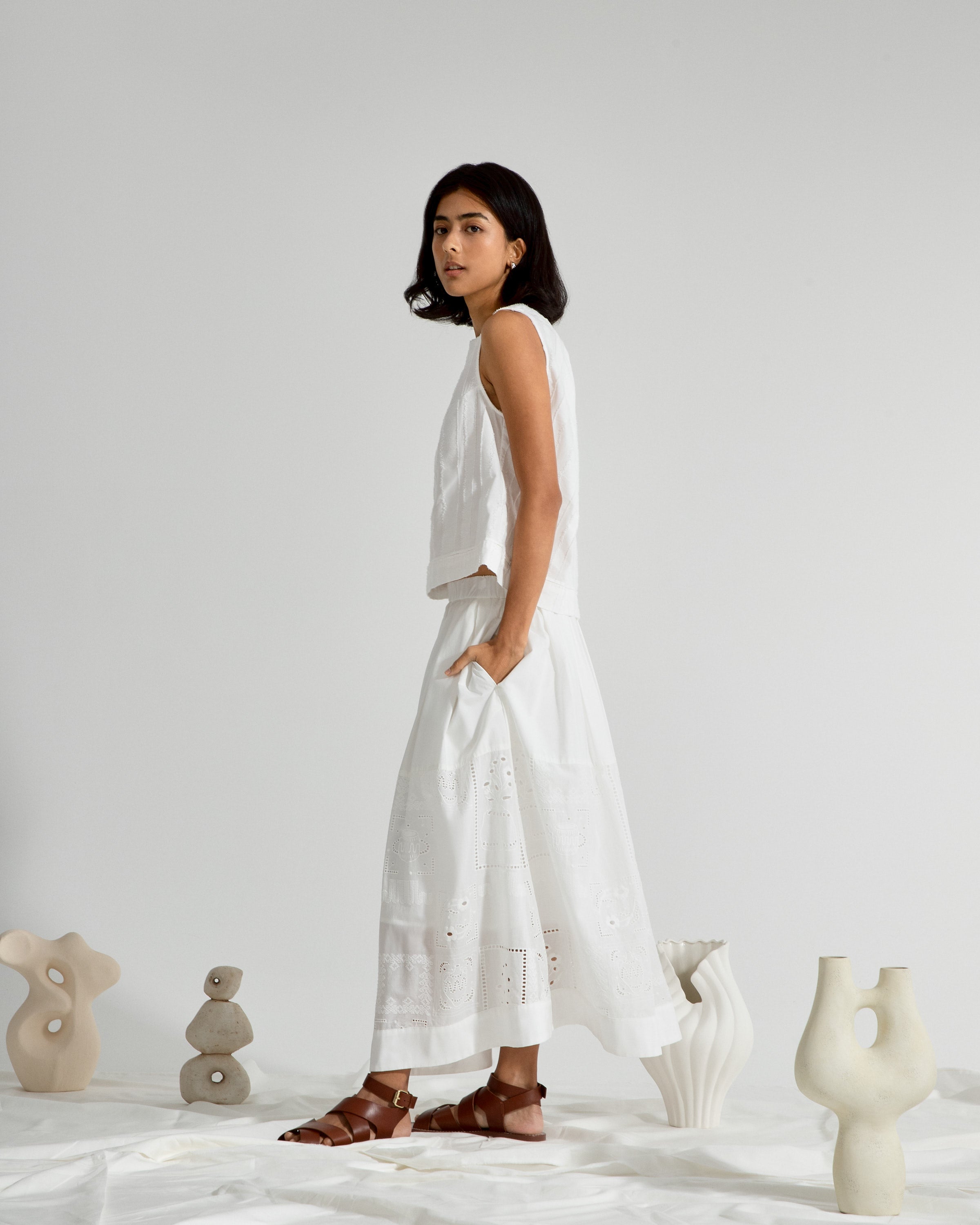 Offwhite Voluminous Oeuvres SkirtWomens Mid Length Skirt White Color Detail Textured 