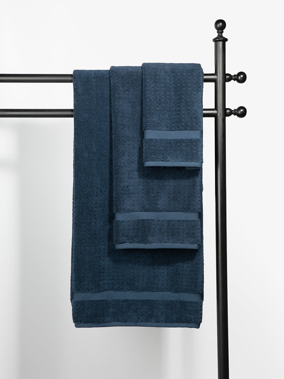 Navy SS22 Kapok Comfort Lattice Small Towel