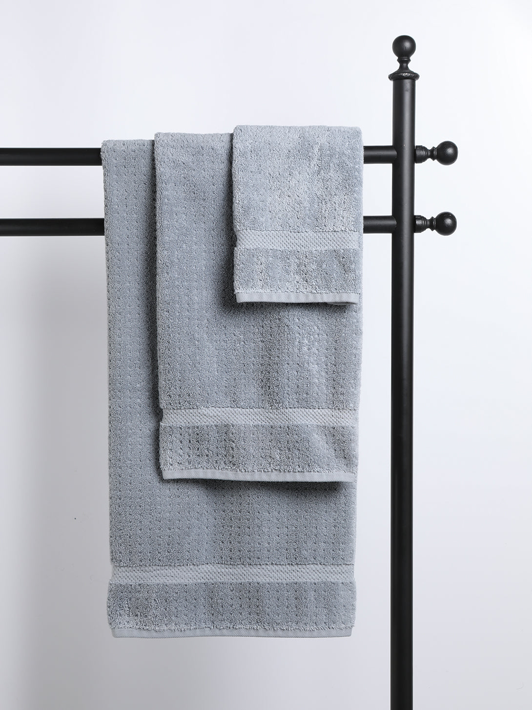 Silver Grey SS22 Kapok Comfort Lattice Towel Med